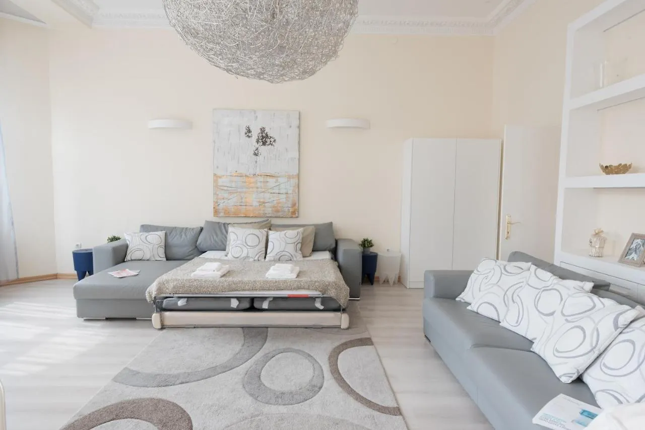 Apartment Budapesteasyflat Basilica Lux