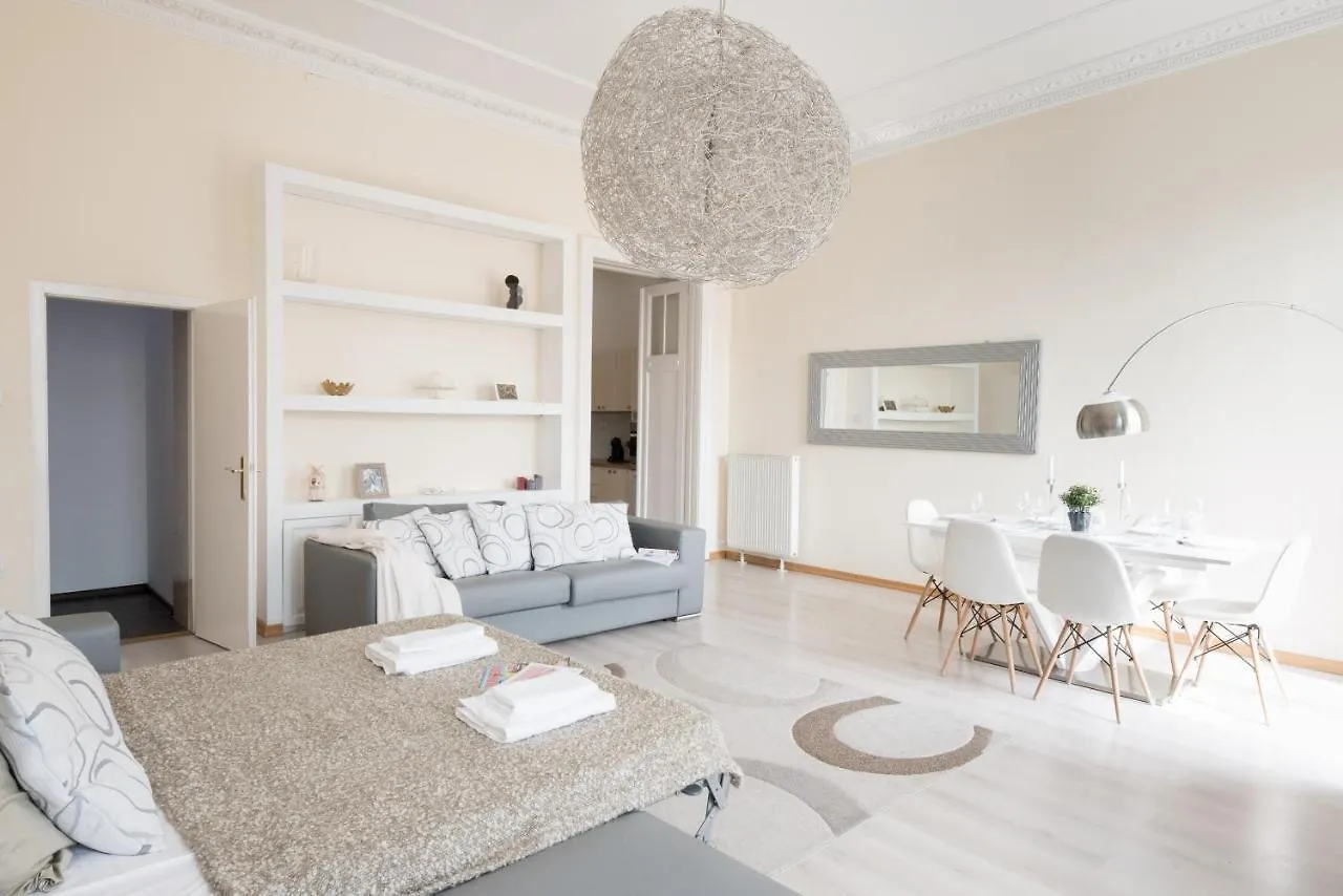 Budapesteasyflat Basilica Lux 0*, Budapest